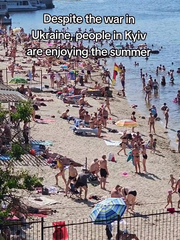 kiev spiaggia polemica guerra