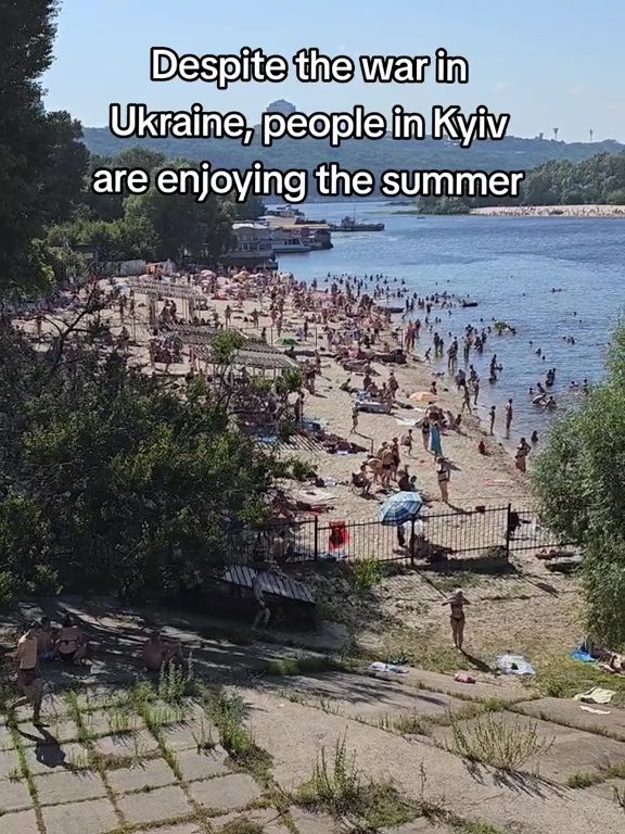 kiev spiaggia polemica guerra