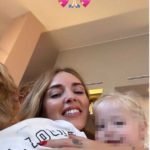 La salute di Fedez preoccupa, Chiara Ferragni rientra da Parigi