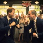 Scazzottata tra William ed Harry, chi vince? Lo dicono gli inglesi (e Google)