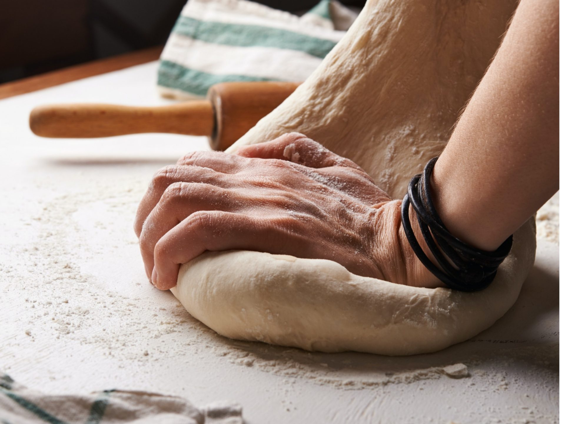 Sie urinierte in die Schüsseln der Bäckerei, feuerte: Doch der Richter „belohnt“ sie mit 25.000 Euro