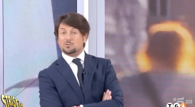 Giambruno wird von Striscia la Notizia „massakriert“ und die Revolution findet im Studio statt