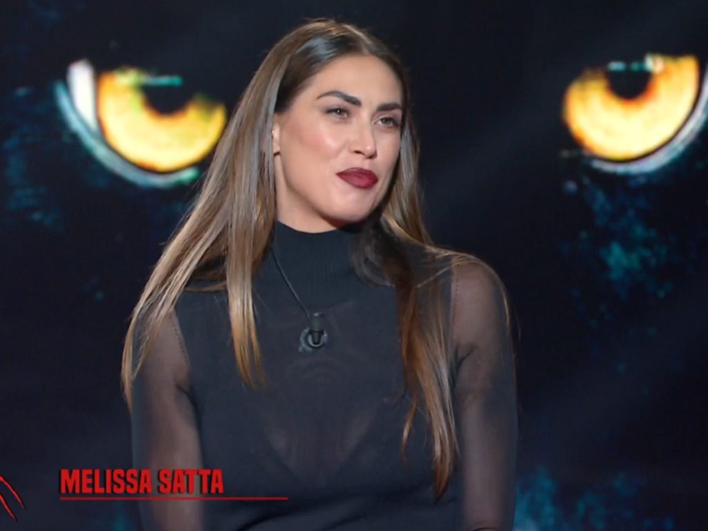 Melissa Satta zu Belve, das peinliche Detail vor Fagnani