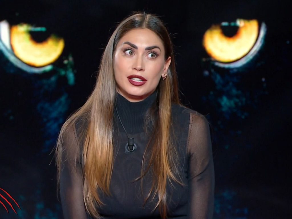 Melissa Satta zu Belve, das peinliche Detail vor Fagnani