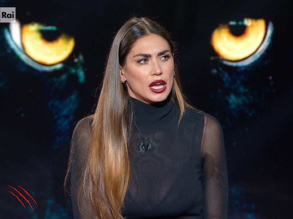 Melissa Satta zu Belve, das peinliche Detail vor Fagnani