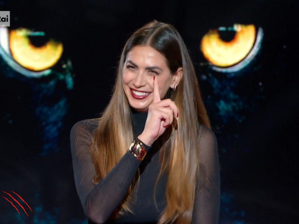 Melissa Satta zu Belve, das peinliche Detail vor Fagnani