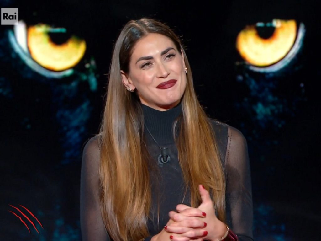 Melissa Satta zu Belve, das peinliche Detail vor Fagnani