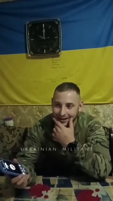 Ukrainischer Soldat trollt Russen: erbeutet defekten Panzer und ruft um Hilfe