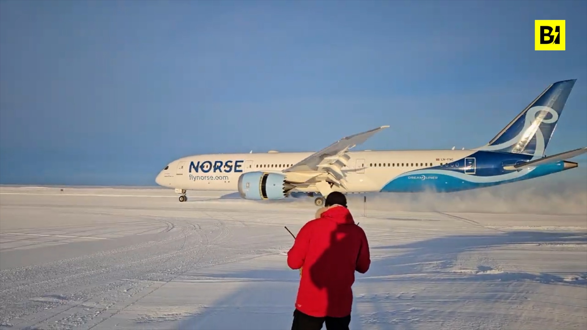 El primer aterrizaje histórico de un Boeing en…