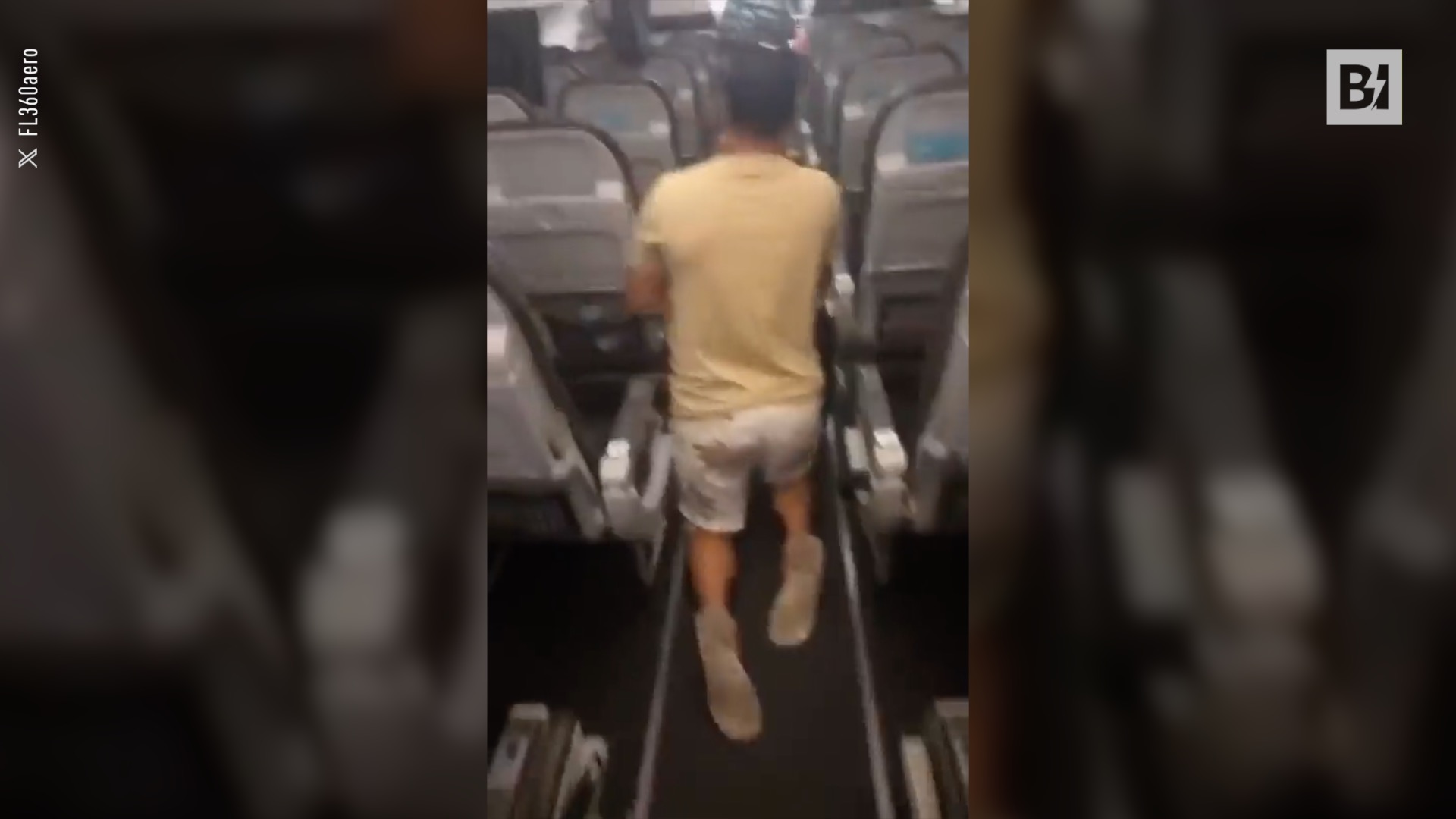 ¿Por qué un pasajero decidió bajar del avión…?