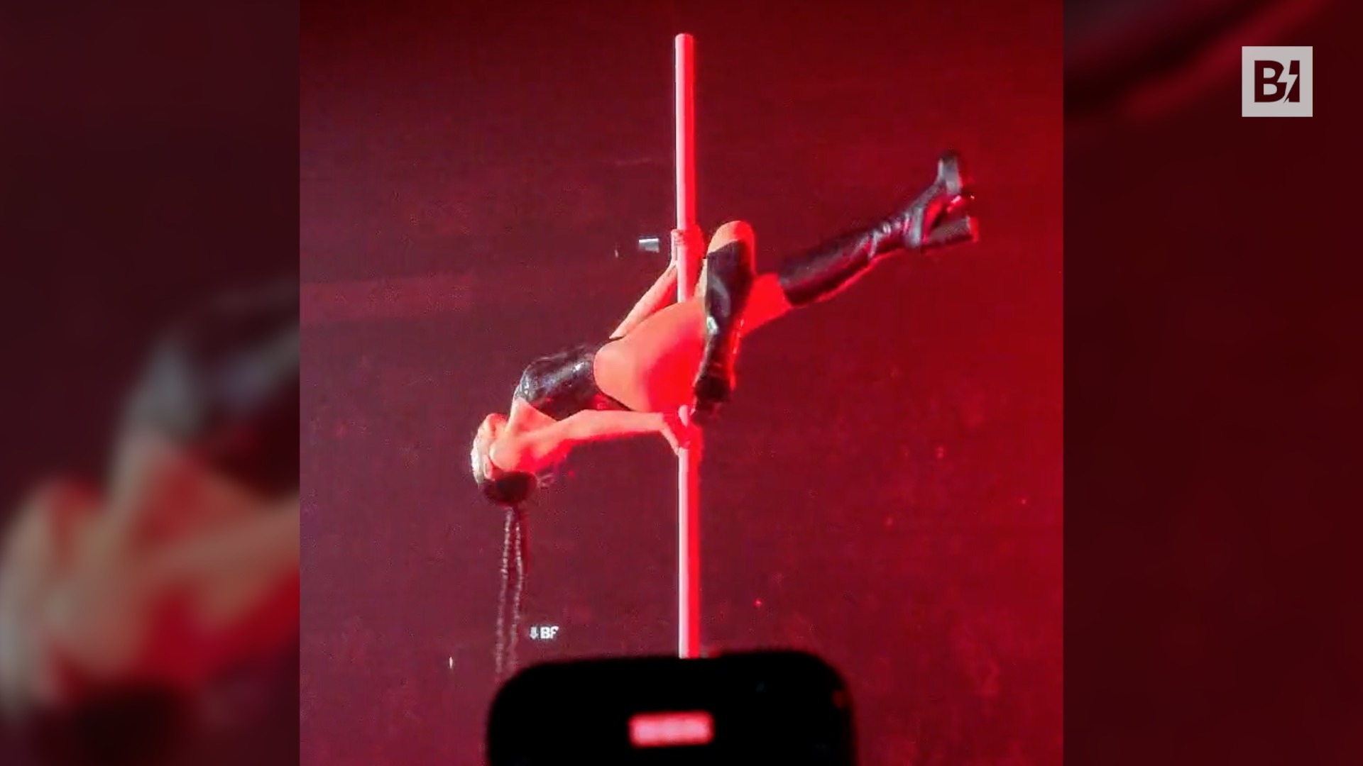 Elodie, el pole dance vuelve loco al Foro