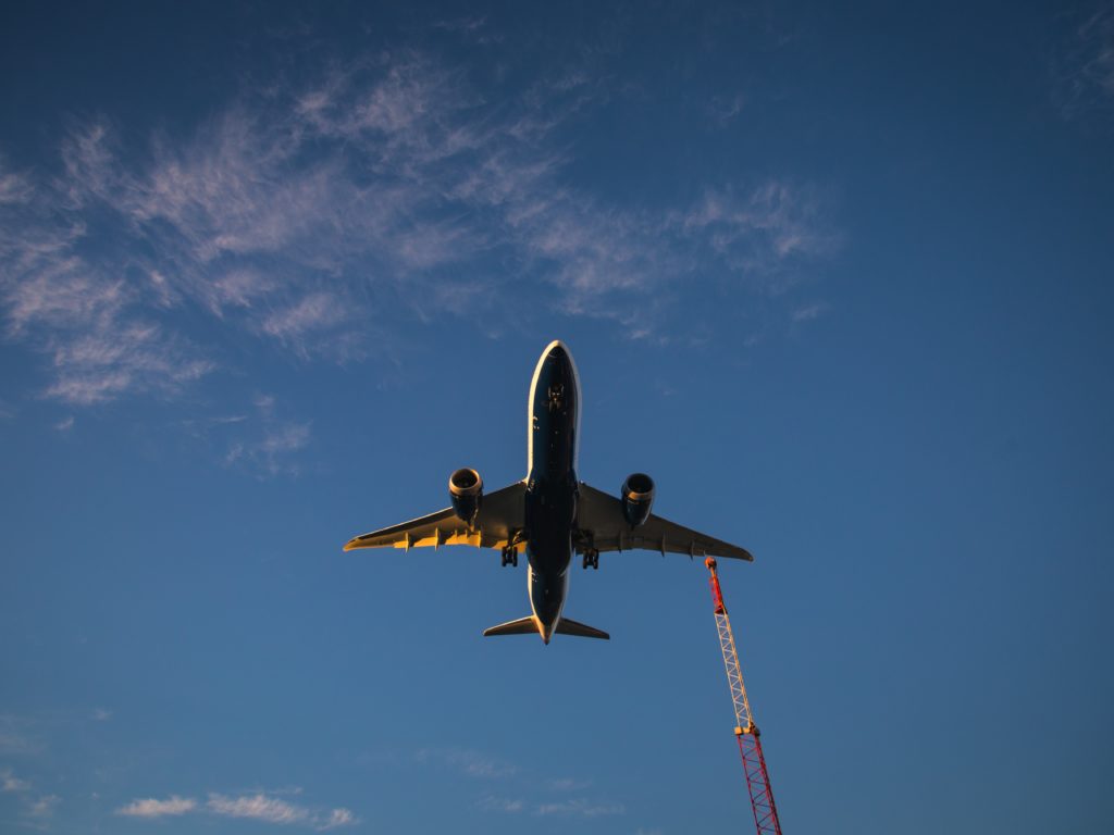 Les avions volent plus vite que le son et arrivent des heures plus tôt : voici ce qui se passe