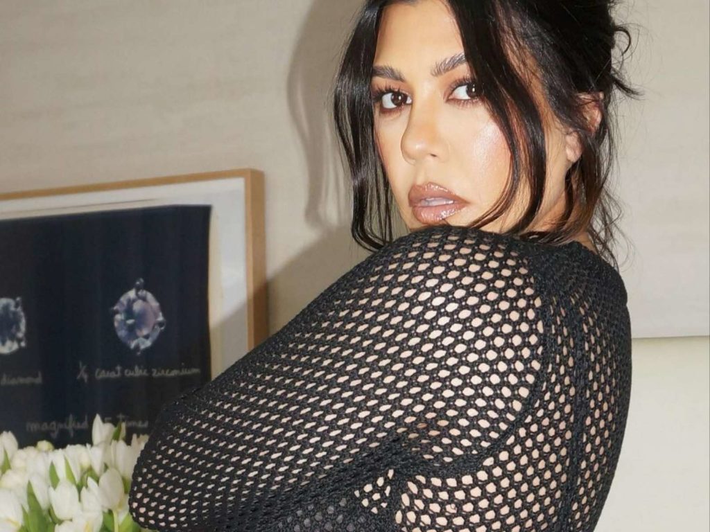 Kourtney Kardashian isst ihre Plazenta: „Hilfreich für die Genesung nach der Geburt“