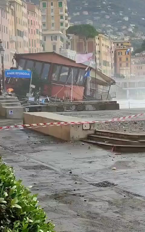 La marejada ciclónica en Camogli destruye el histórico restaurante de ficción Rai: vídeo viral