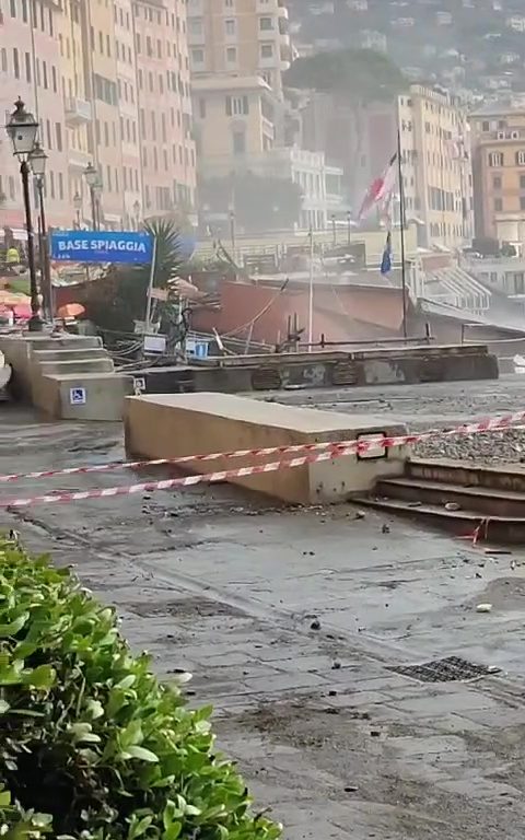 Une onde de tempête à Camogli détruit un restaurant de fiction historique de la Rai : vidéo virale