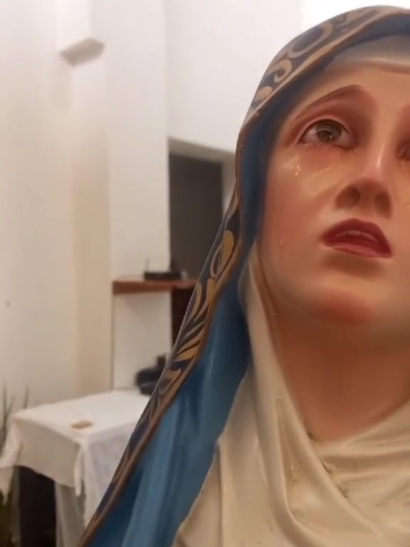 Spunta in Messico una nuova Madonna di Trevignano: piange a dirotto