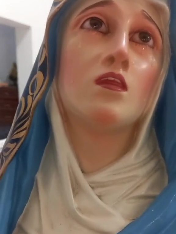 Aparece una nueva Virgen de Trevignano en México: llora a mares