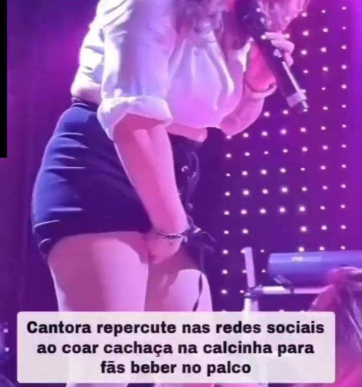 A la cantante le quitan las bragas sus fans en los conciertos y se hace famosa