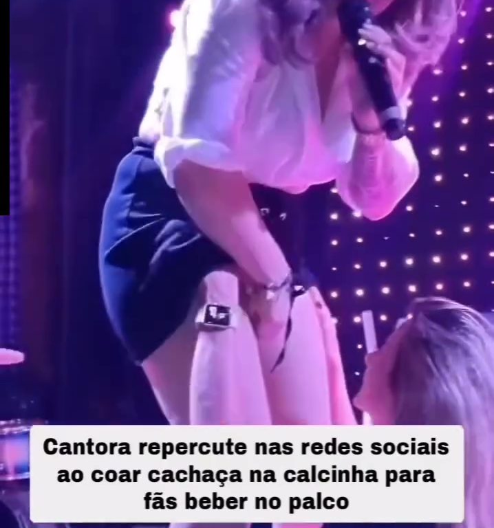 A la cantante le quitan las bragas sus fans en los conciertos y se hace famosa