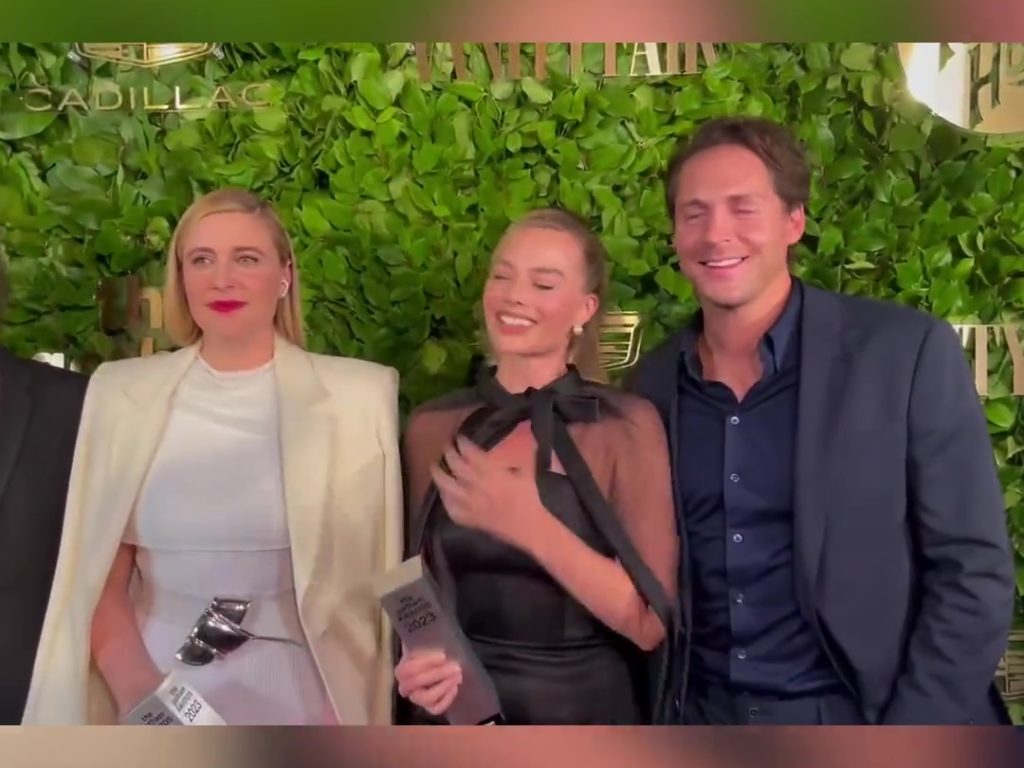 Margot Robbie in imbarazzo per il marito: le strizza la chiappa in diretta