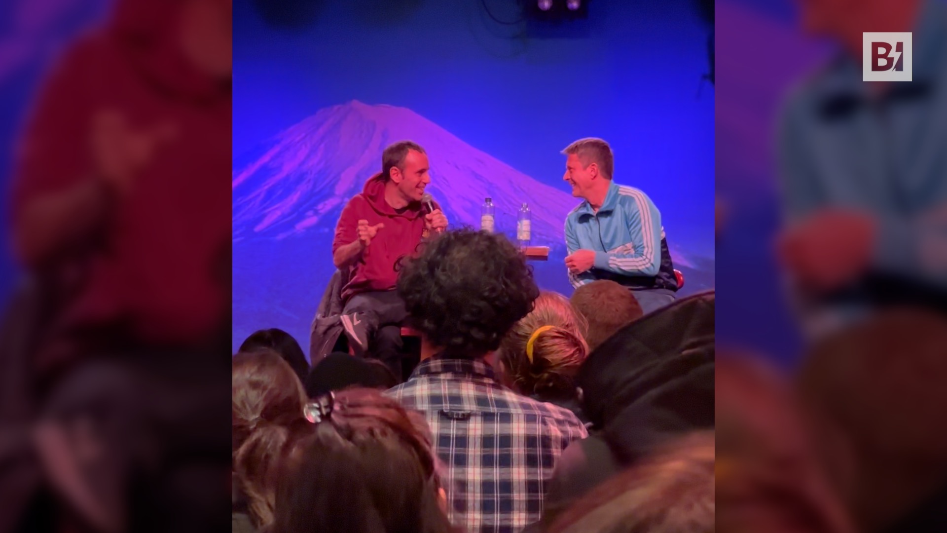 Zerocalcare habla en dialecto romano: el intérprete alemán va a…