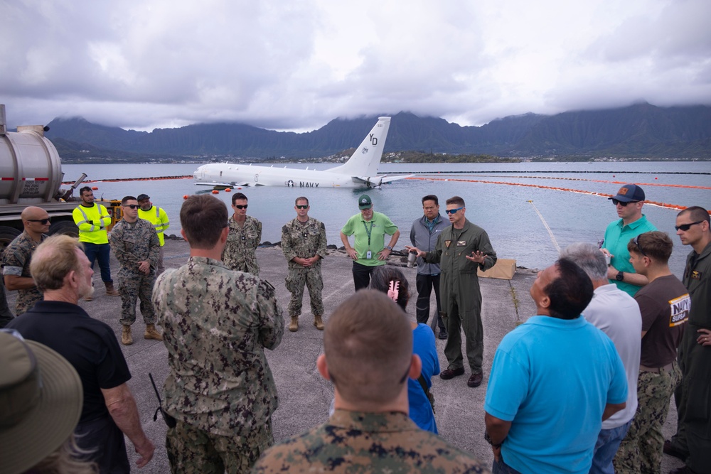 Recuperato l'aereo spia Usa precipitato sulle Hawaii: danni a barriera corallina