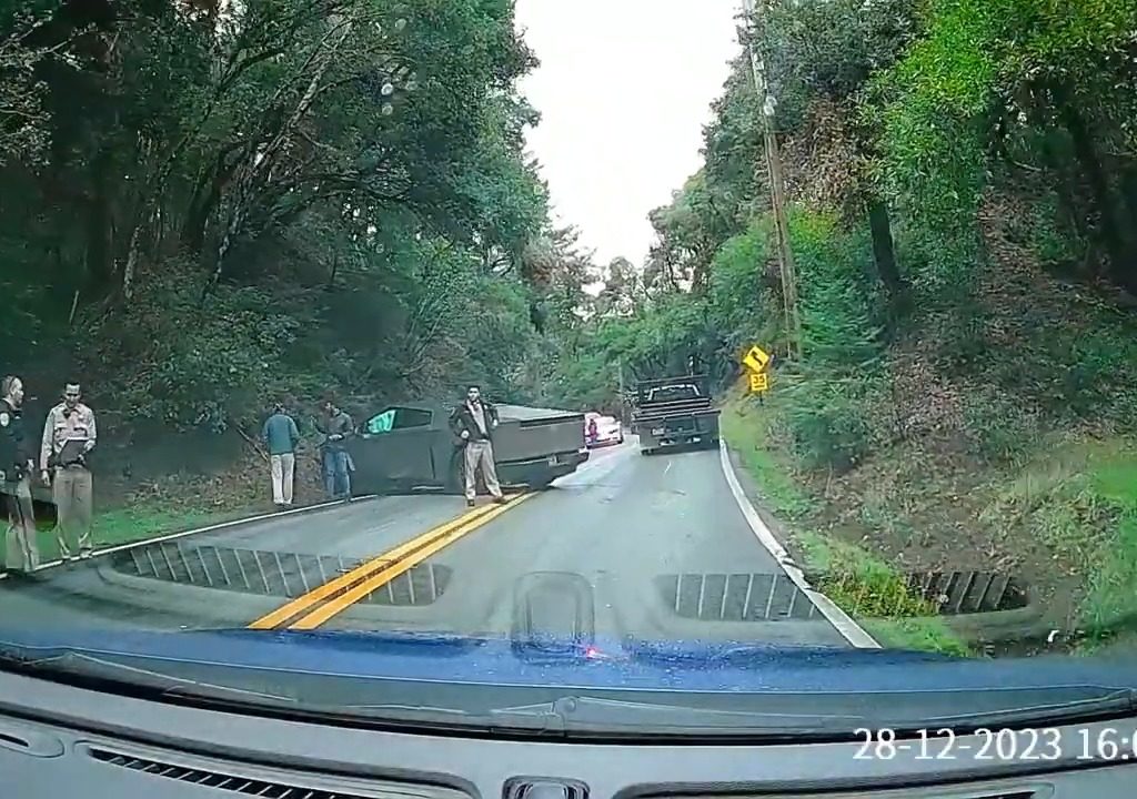 Premier accident pour un Tesla Cybertruck : il démolit une Toyota