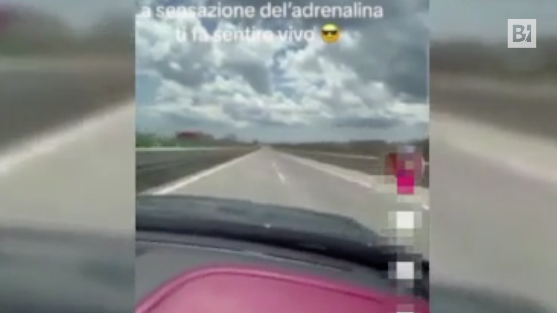 A 270 km/h en la autopista, retoma su broma y la publica en redes ...