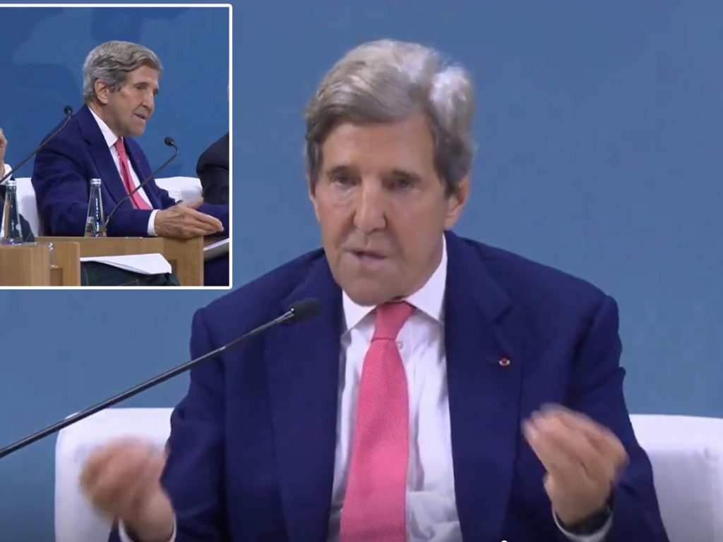 John Kerry hace el ridículo en la Cop28: habla de emisiones, se tira un pedo