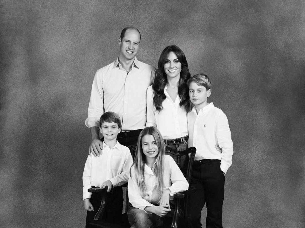 William y Kate, enfurecidos, "cortan" el dedo del príncipe Louis