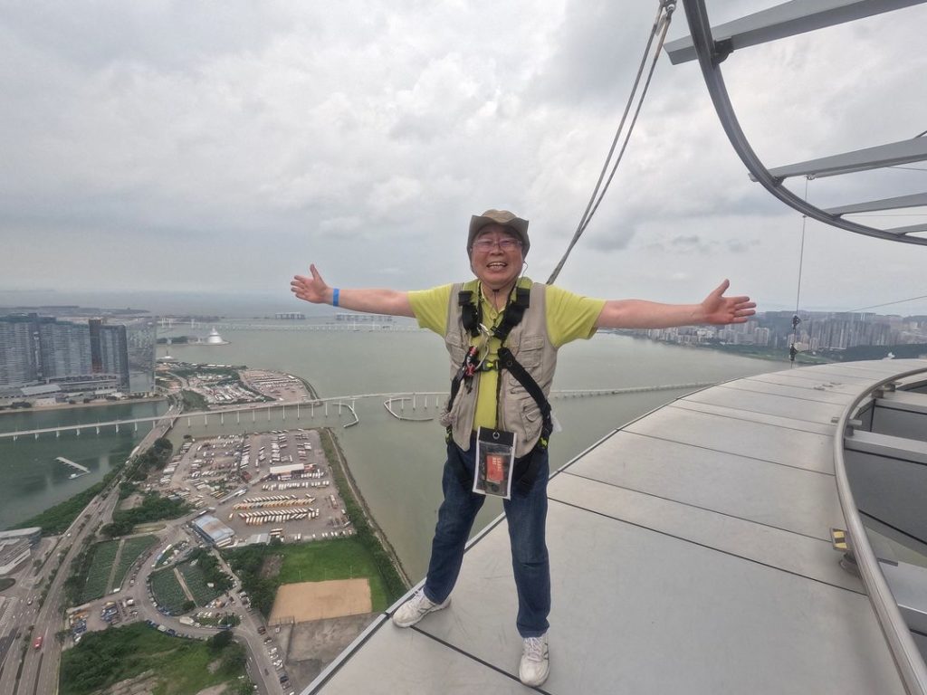 Turista si lancia dal bungee jumping più alto del mondo: muore d'infarto