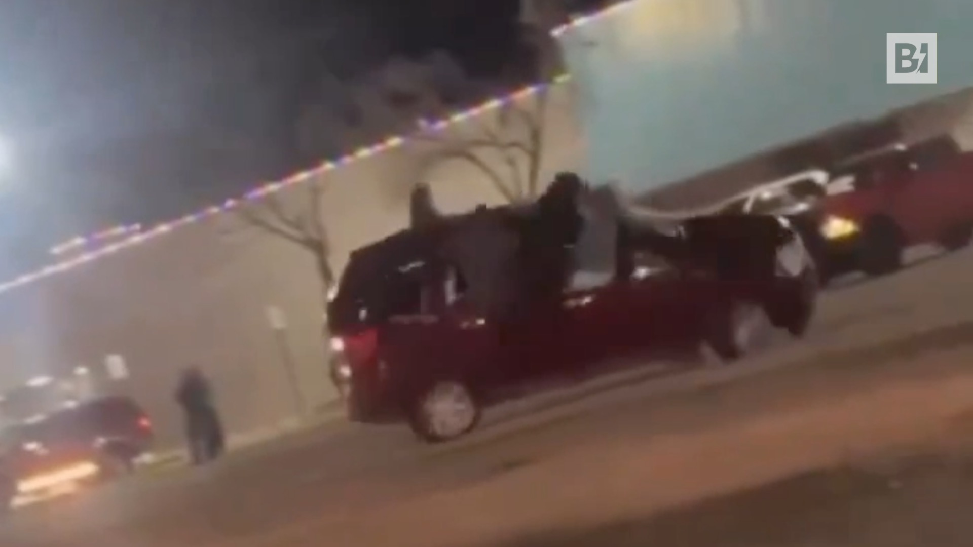 EE.UU., un coche con 4 niños sentados vuelca…