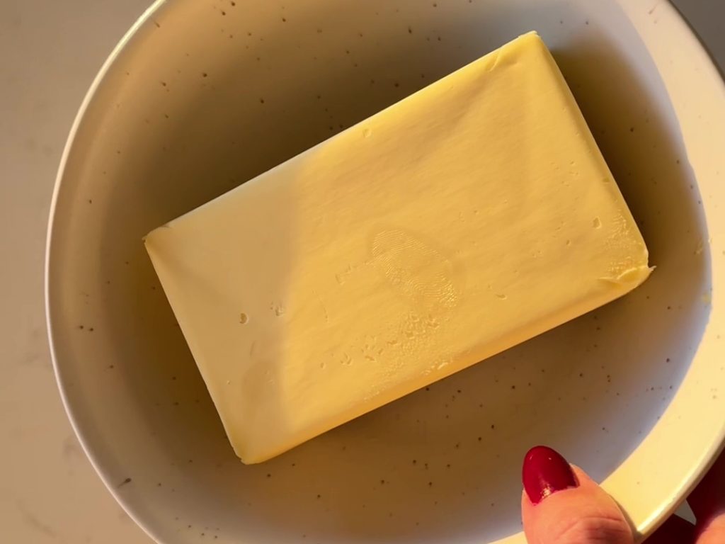 Centro de mesa para comer, la tendencia de la vela navideña de mantequilla