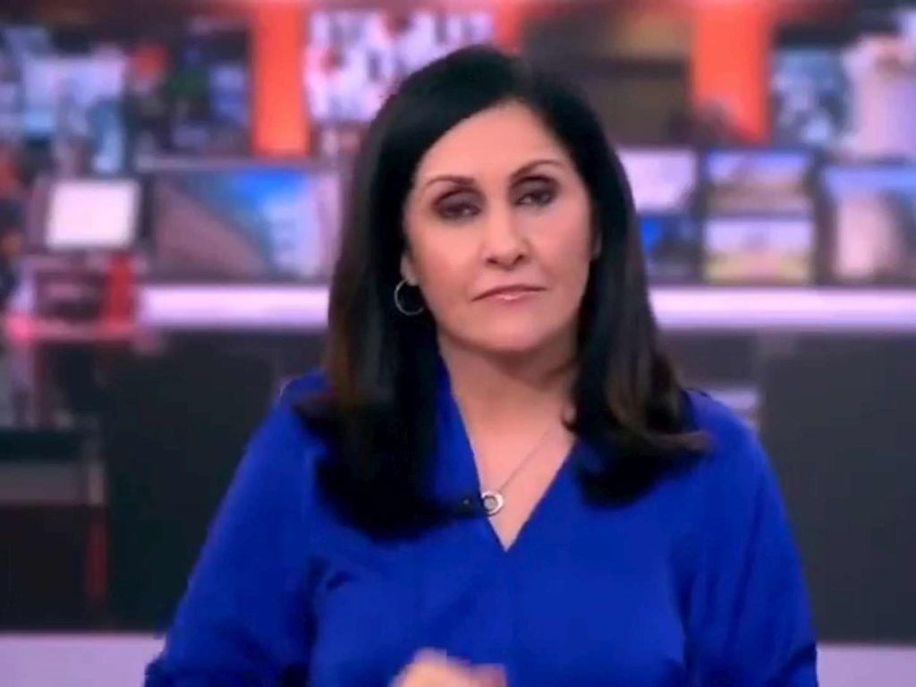 Gaffe en direct sur la BBC, le présentateur du JT fait un geste grossier