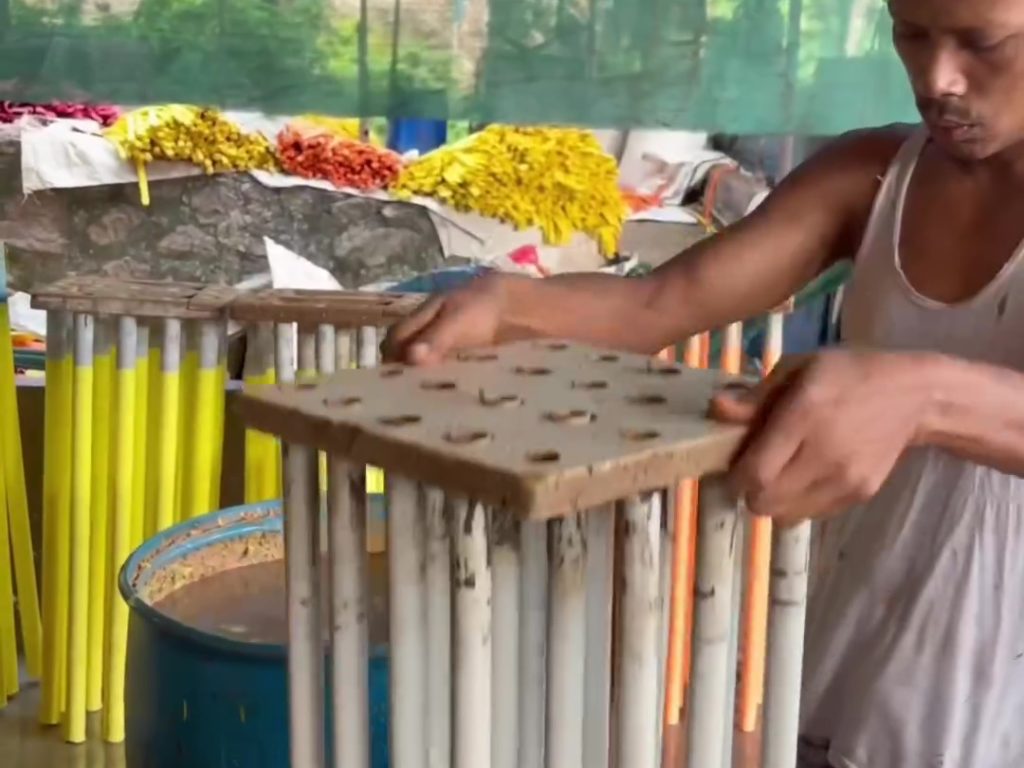 ¿Cómo se hacen las bandas elásticas? El vídeo de la producción se vuelve viral