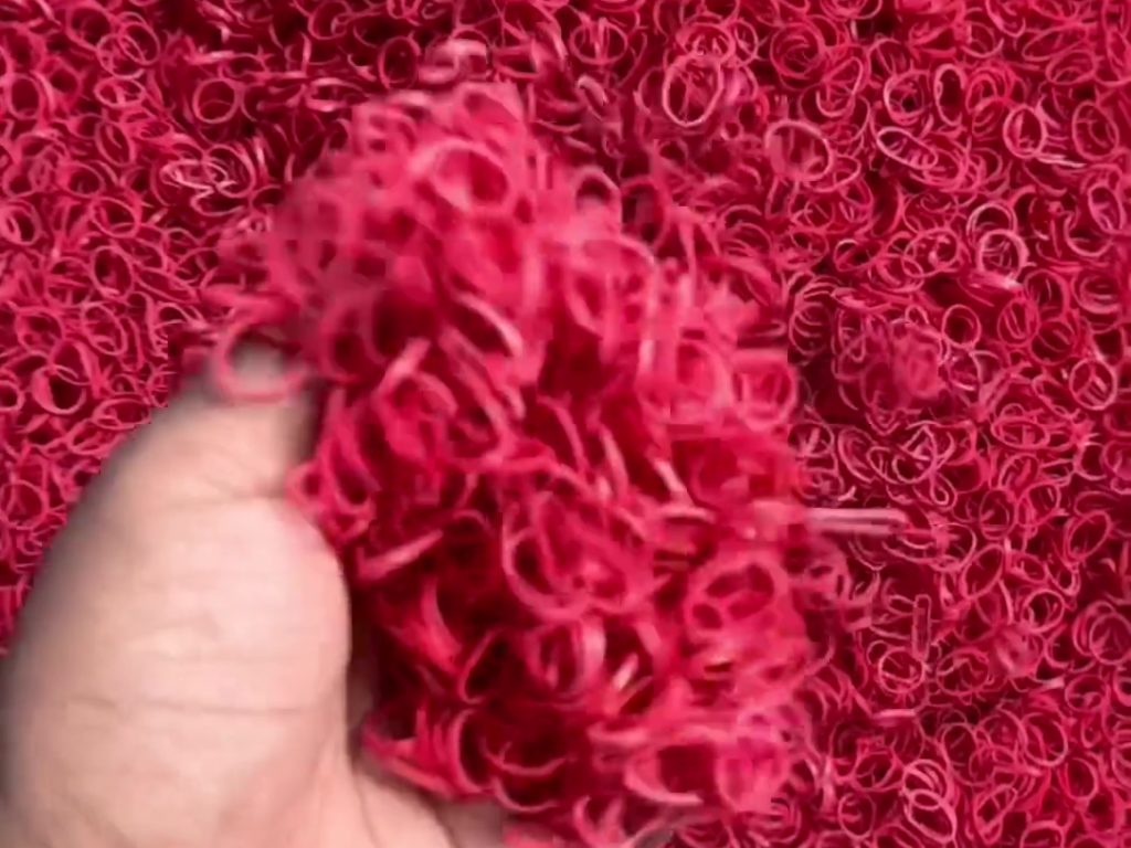 ¿Cómo se hacen las bandas elásticas? El vídeo de la producción se vuelve viral