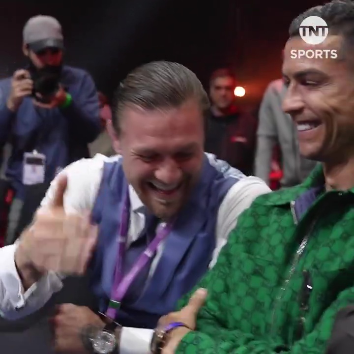 Conor McGregor terrorisiert Cristiano Ronaldo bei einem Boxkampf