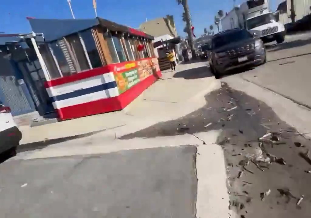 Micro tsunami investono la California: ordinata l'evacuazione della costa