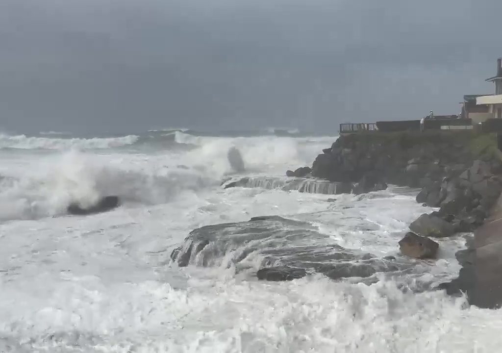 Micro tsunami investono la California: ordinata l'evacuazione della costa