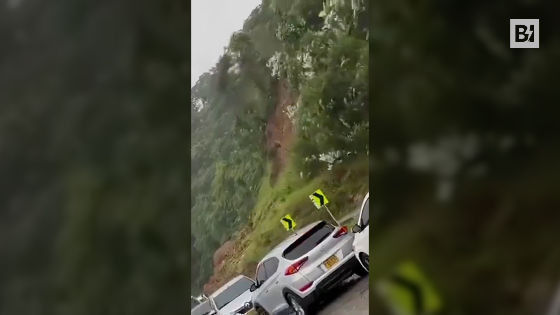 Tragedia in Colombia, frana una montagna