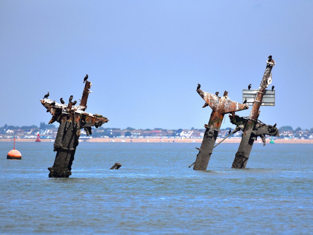 Le navire refait surface avec 1 400 tonnes d'explosifs : le tsunami frappera Londres s'il explose