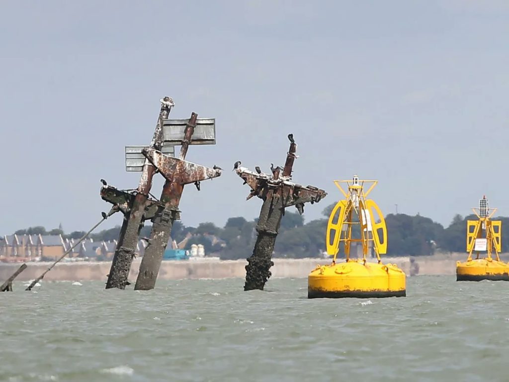 Barco resurge con 1.400 toneladas de explosivos: un tsunami azotará Londres si explota