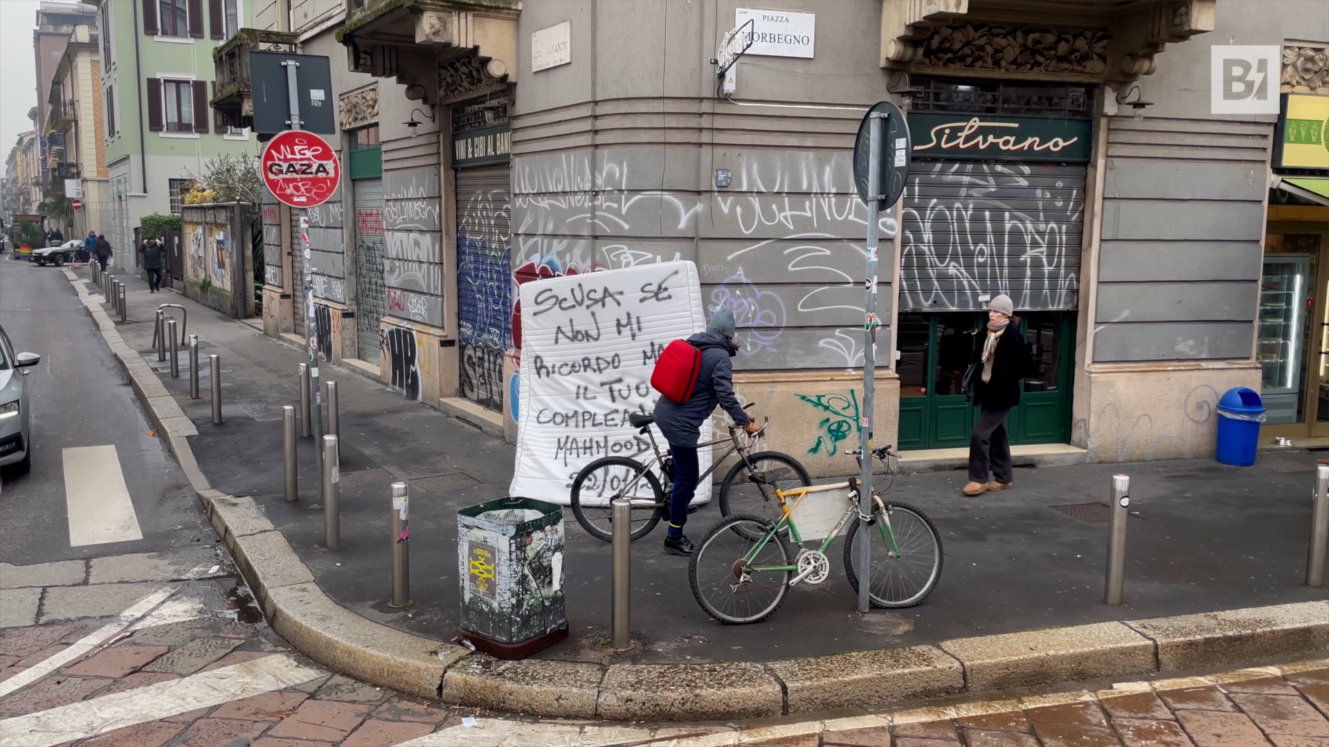 Mahmood “empapela” Roma, Milán y Nápoles con mensajes…