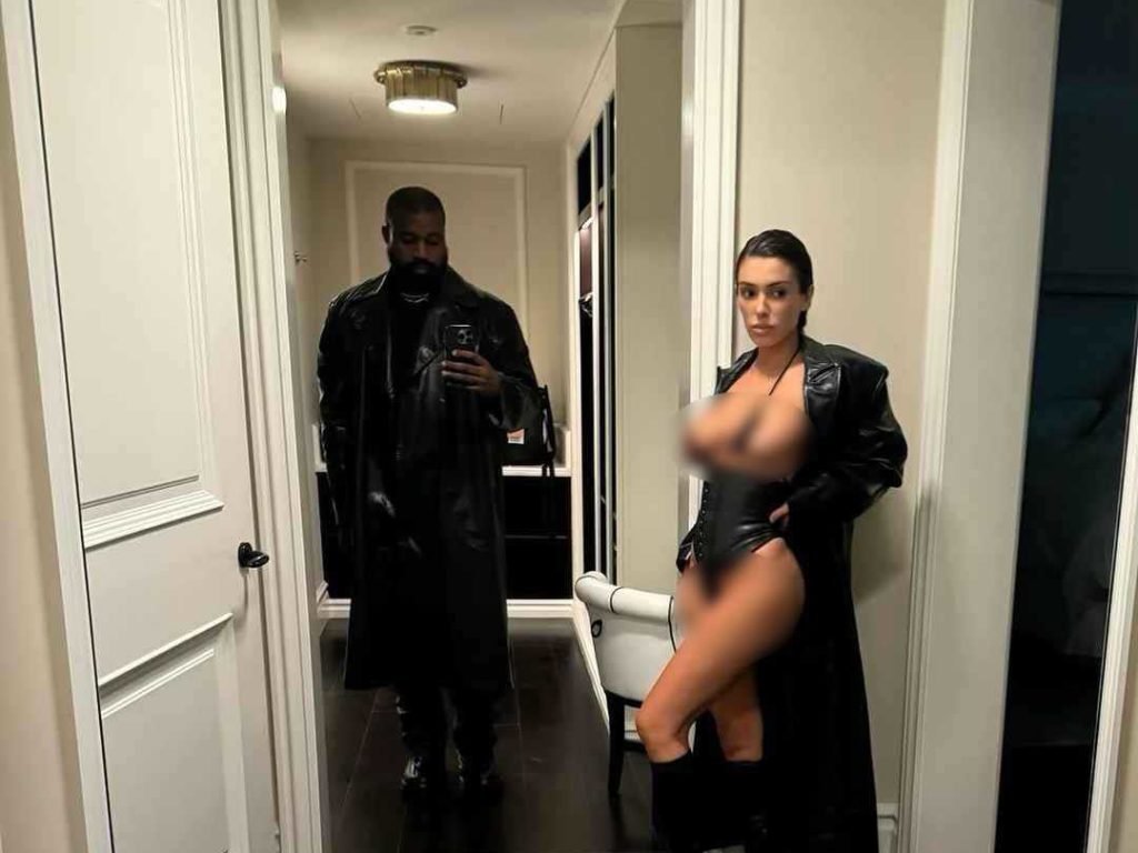 Kim Kardashian senza mutande per prendere in giro Bianca Censori