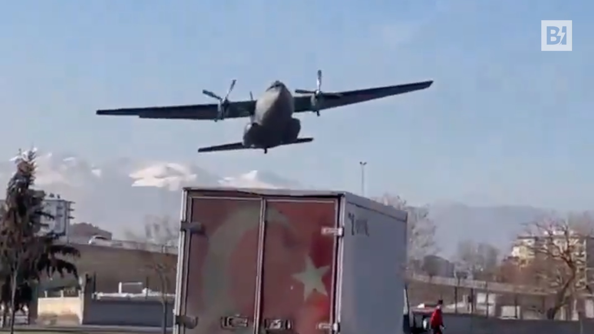 Turquía: Un avión militar corre el riesgo de estrellarse en…