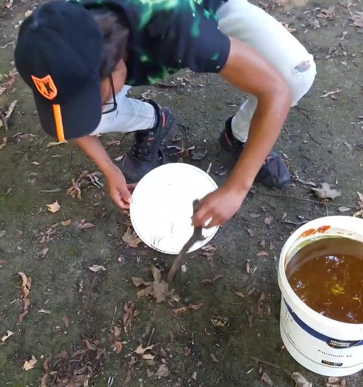 Un aspirant YouTubeur jette des seaux de crottes sur les passants : arrêté