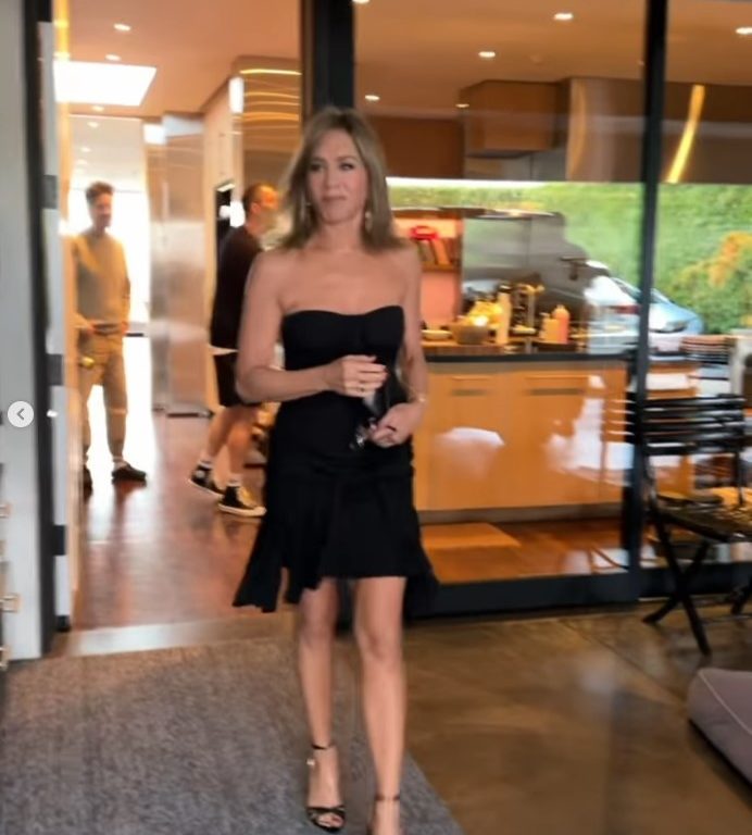 Jennifer Aniston exhibe la méga maison : le dressing de la taille d'un magasin