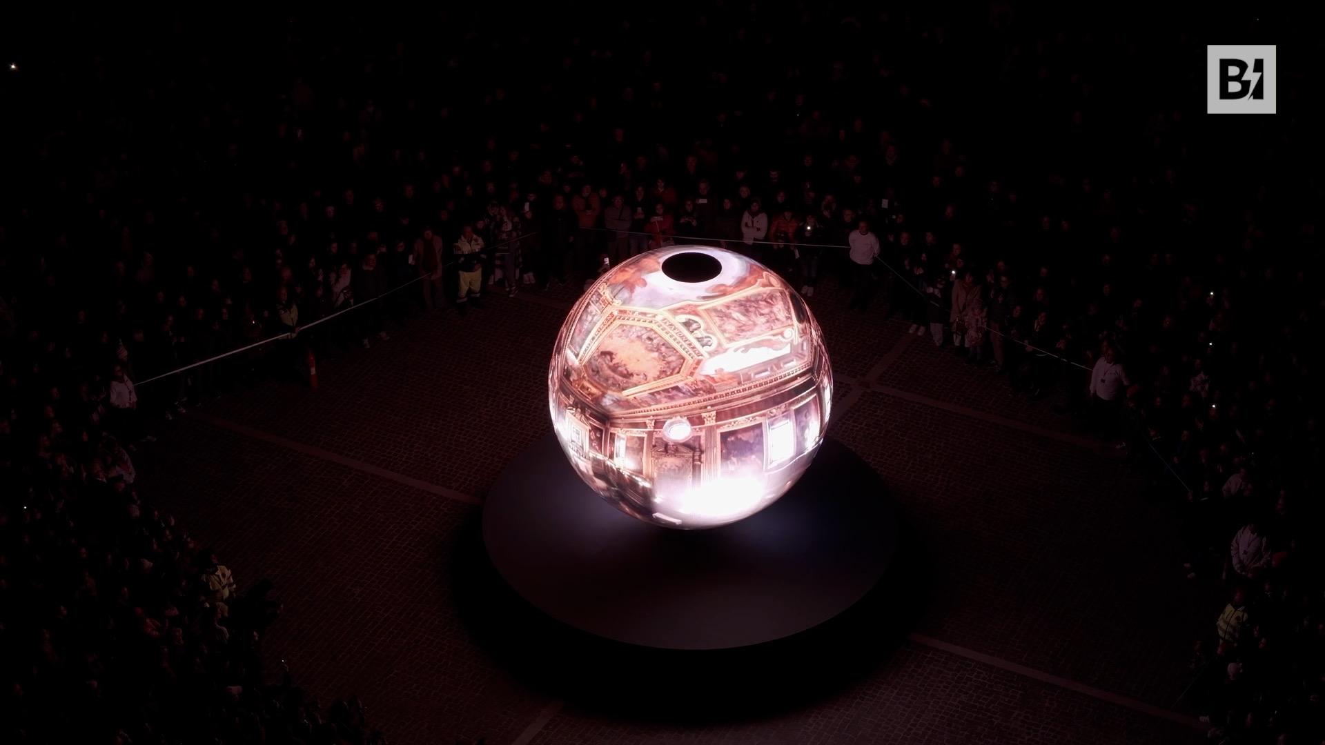 Pesaro si illumina e inaugura il suo “albero…