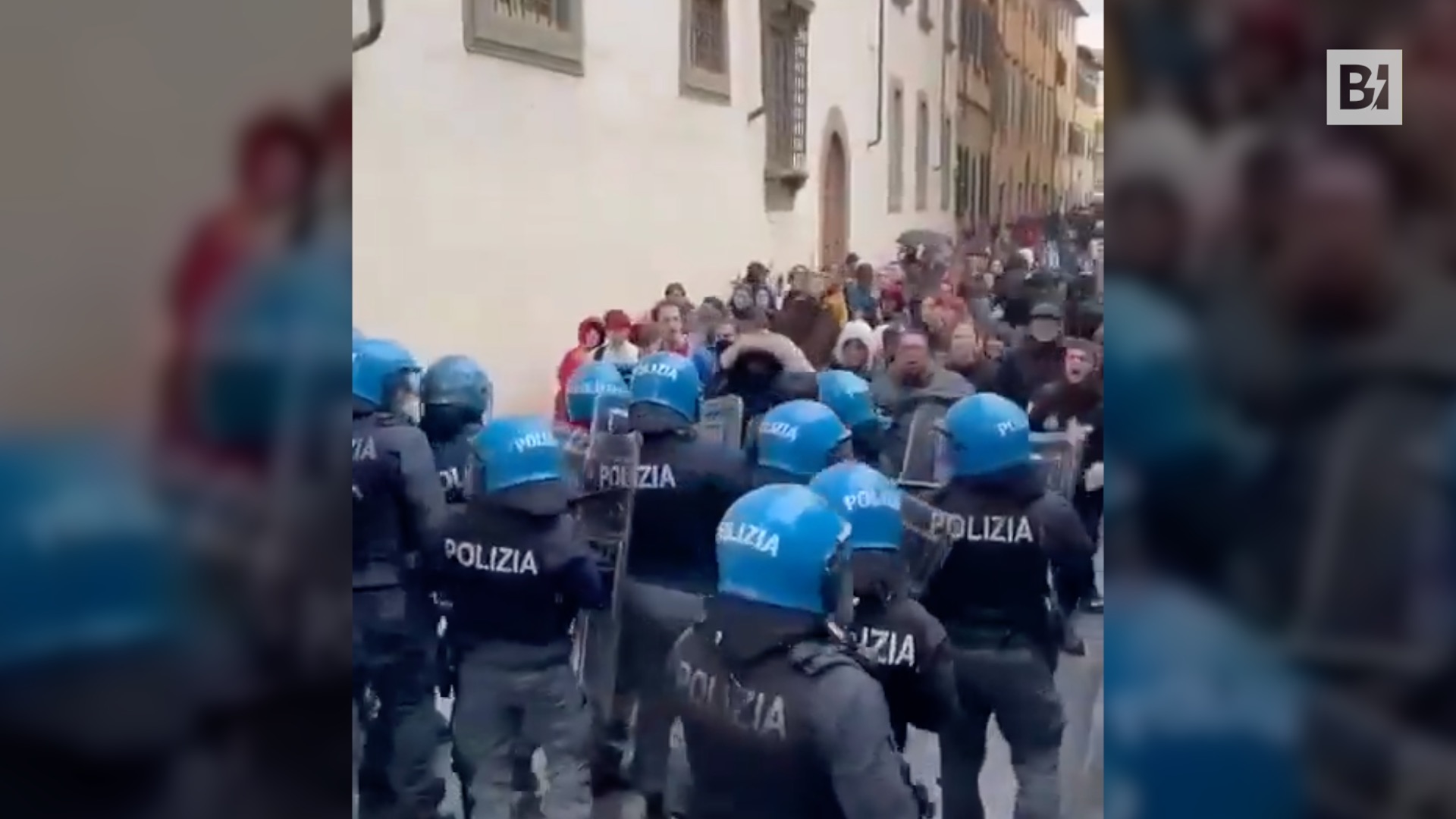 Pisa, corteo degli studenti pro-Palestina: cariche della polizia