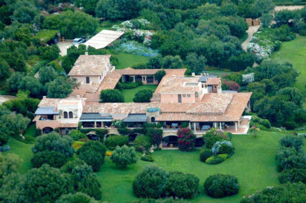 Les Berlusconis mettent en vente la Villa Certosa : 500 millions, voici qui le veut